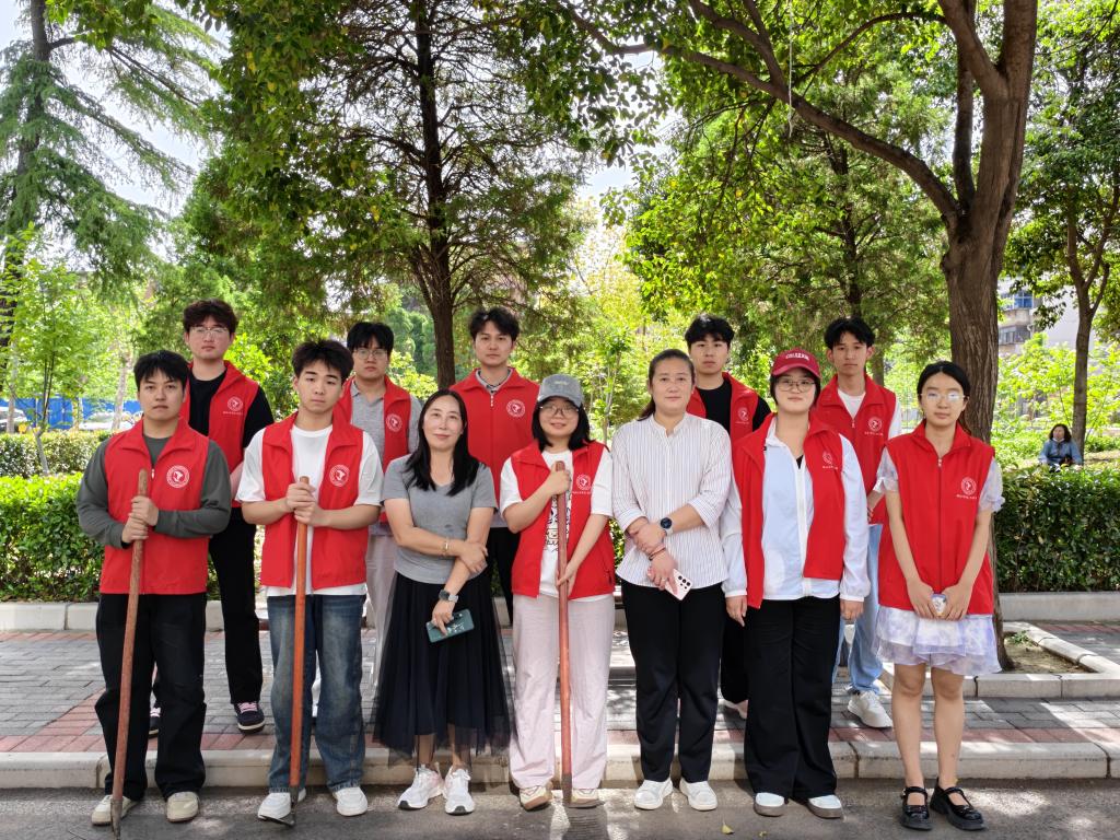 我院开展“践行劳动奉献精神 共筑美丽和谐校园”志愿服务活动